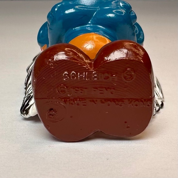 Vintage Schleich Indian Smurf Figure (1981) – Hong Kong Made - Picture 8 of 9